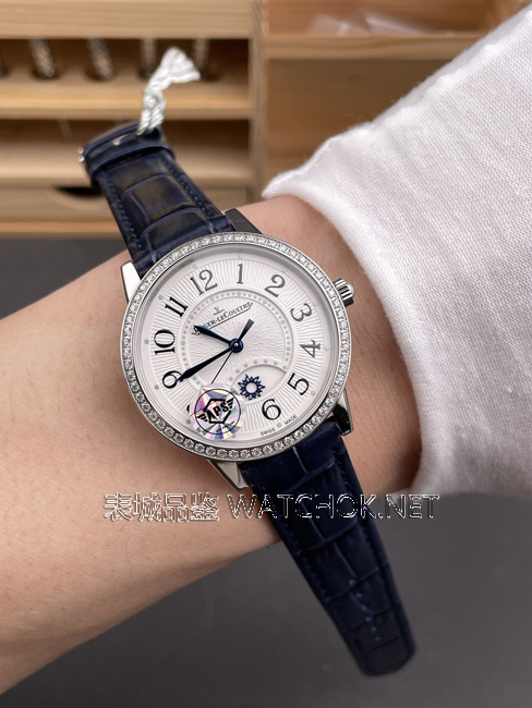 女表复刻的天花板?APS厂积家约会女表最新版实拍-第4张图片 女表复刻的天花板?APS厂积家约会女表最新版实拍-第4张图片