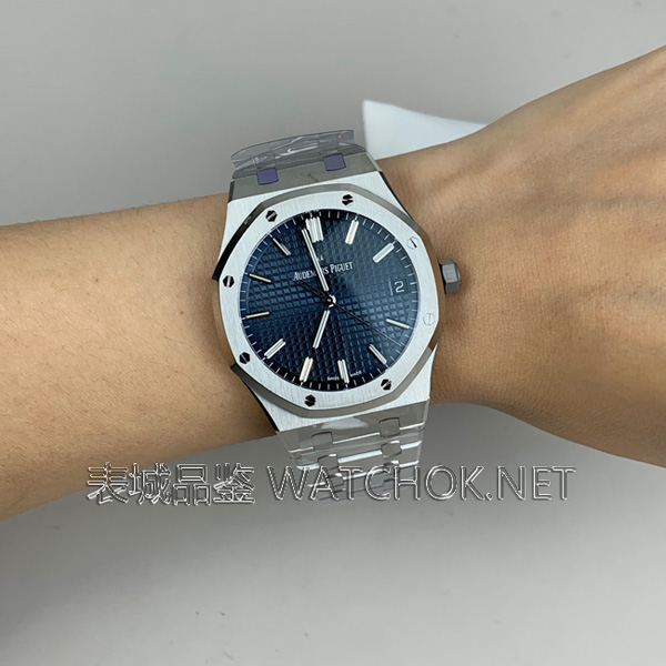 VS厂爱彼15500蓝钢版深度测评：丹东4302能否超越APS？-第8张图片