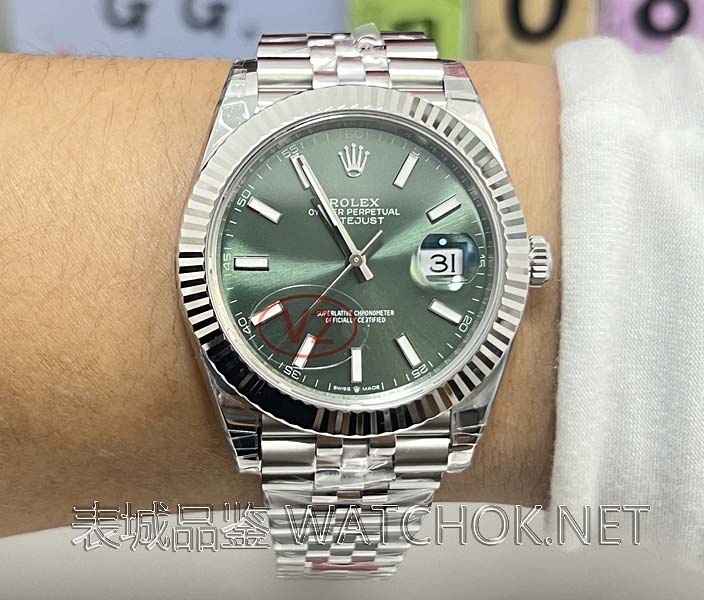VS厂劳力士薄荷绿日志V2版上手实测：做工细节到底拉满没？-第2张图片