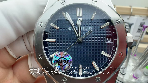 一眼辨别真假！APS厂爱彼15500无卡度机芯鉴定攻略-第2张图片