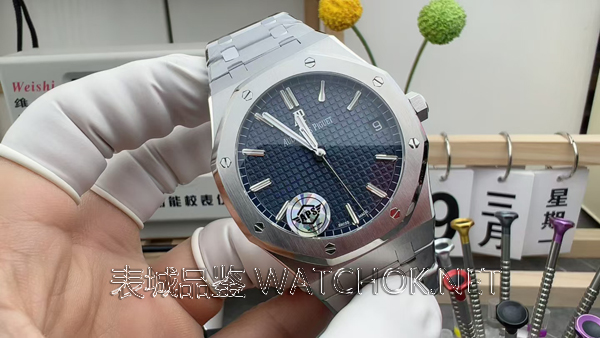 一眼辨别真假！APS厂爱彼15500无卡度机芯鉴定攻略-第1张图片