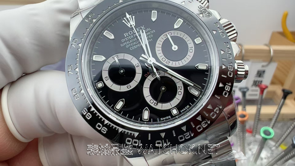 VS厂黑陶迪评测：丹东4130机芯72小时动储，熊猫迪兄弟款怎么选？-第2张图片