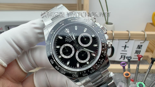 VS厂黑陶迪评测：丹东4130机芯72小时动储，熊猫迪兄弟款怎么选？-第1张图片