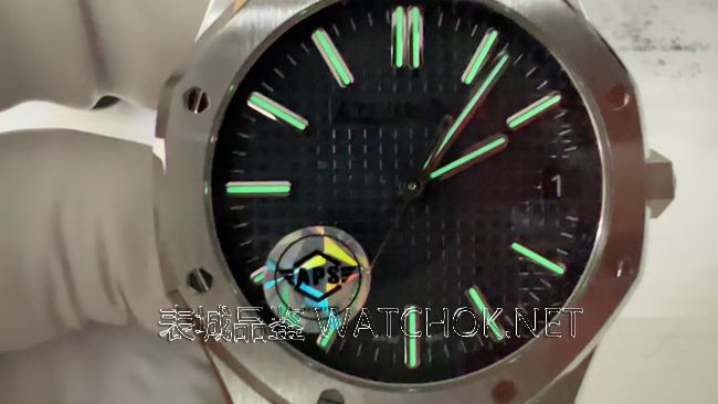 VS厂爱彼15510首发评测！丹东4302机芯对比APS谁更胜一筹？-第4张图片