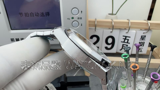 无卡度机芯+倒角打磨：DDF厂爱彼26240做工解析，能替代APS吗？-第5张图片