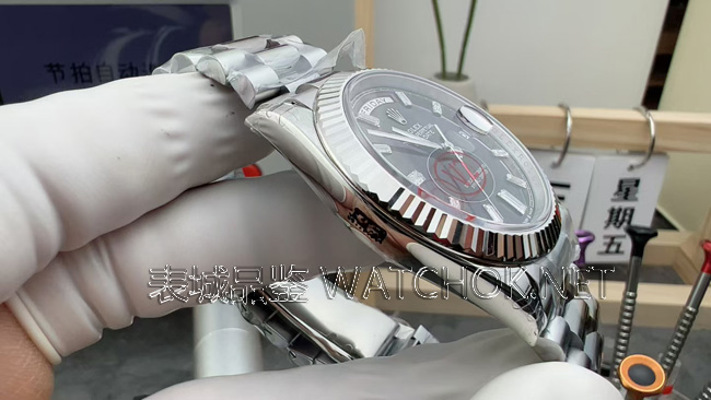 183克戴手上什么感觉?VS厂白金黑冰糖V2版配重DD全方位评测-第5张图片 183克戴手上什么感觉?VS厂白金黑冰糖V2版配重DD全方位评测-第5张图片