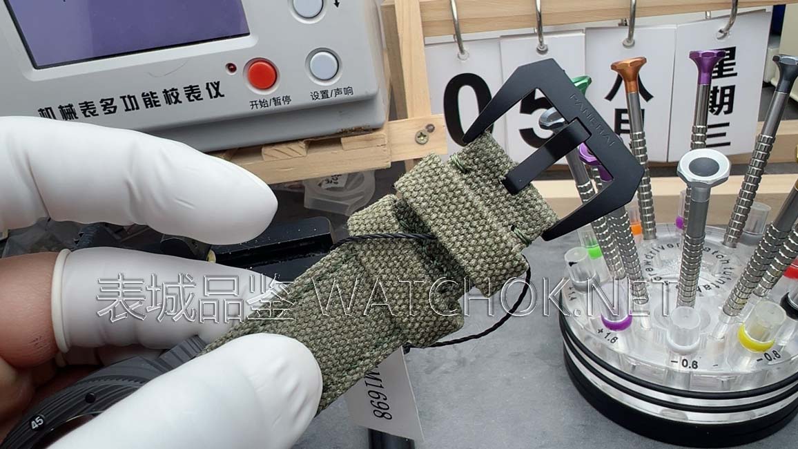 不吹不黑！VS沛纳海1698真实评测：轻盈碳纤维+时针调日历-第8张图片